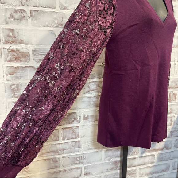 White House black market Elegant Purple Lace Sleeve Top medium - Picture 4 of 6